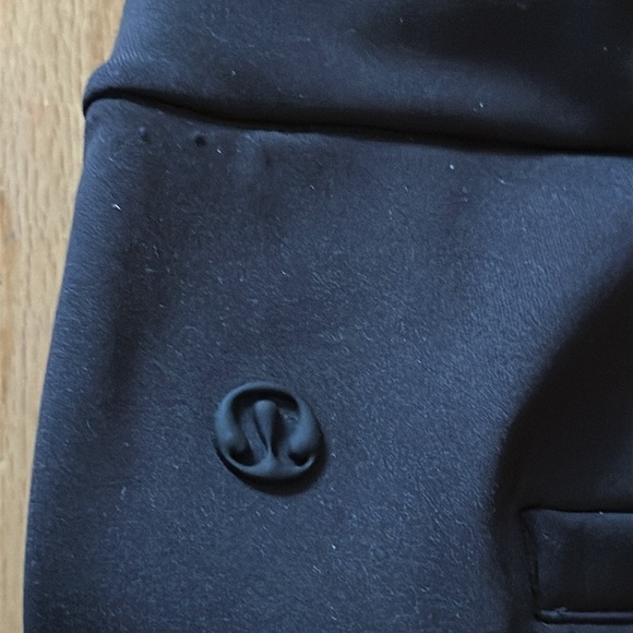 Lululemon sz S Luxtreme Mid-Rise Straight-Leg Trouser
Black Pant like new cond - Picture 9 of 14